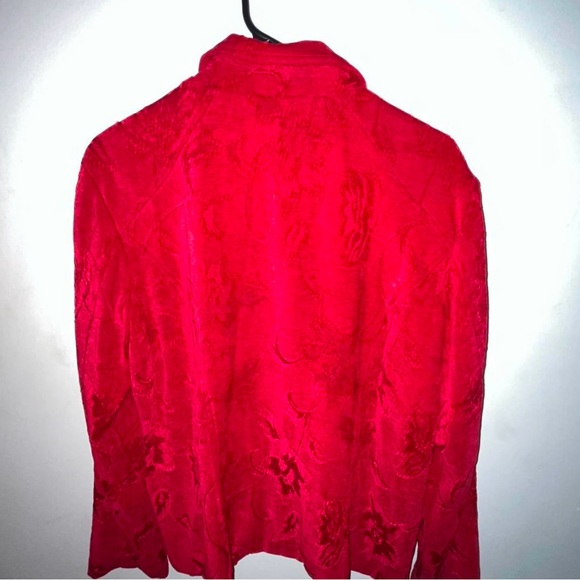 RED VELVET LIKE JACKET WITH FLORAL DETAILS - Picture 5 of 8